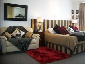 Living area - West Melton Bed and Breakfast (West Melton)