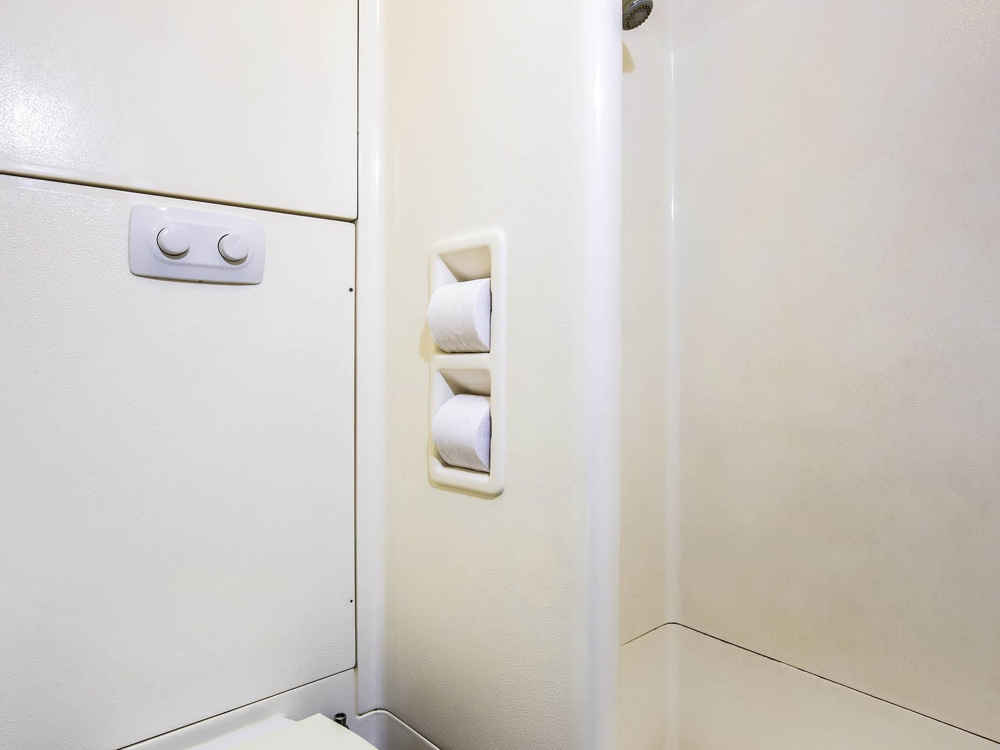 Escriptori, espai de treball apte per a portàtils i wifi gratuïta 