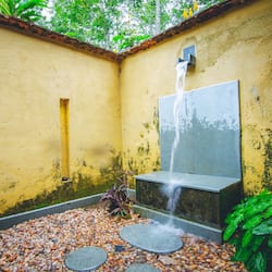 Villa Executive | Bagno | Set di cortesia gratuito, asciugacapelli, accappatoio, asciugamani