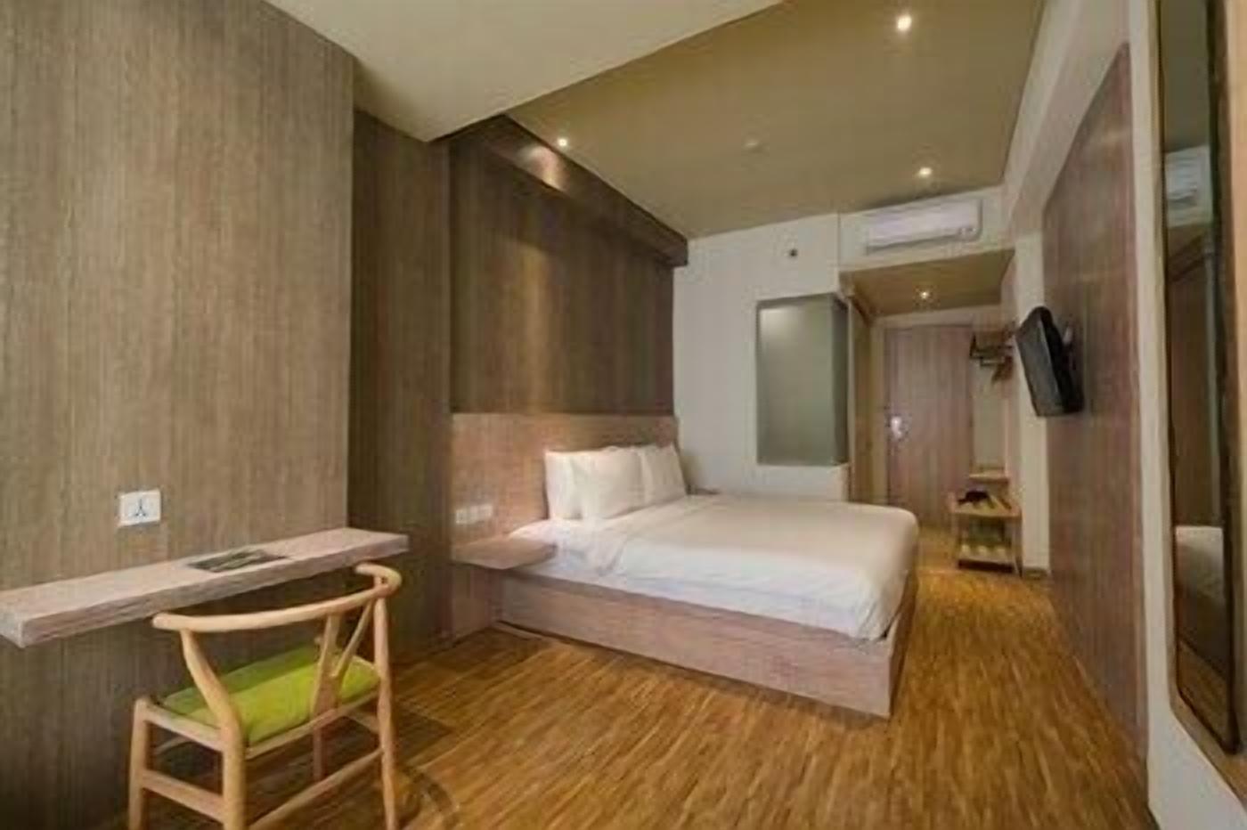 In-room safe, desk, laptop workspace, blackout curtains