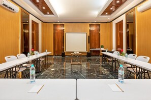 Business center - Boss Legian Hotel Powered by Archipelago (Legian)