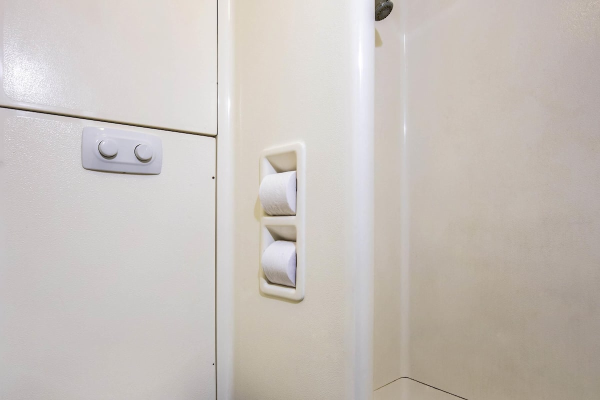 Bureau, rideaux dâobscurcissement, systĂšme dâinsonorisation