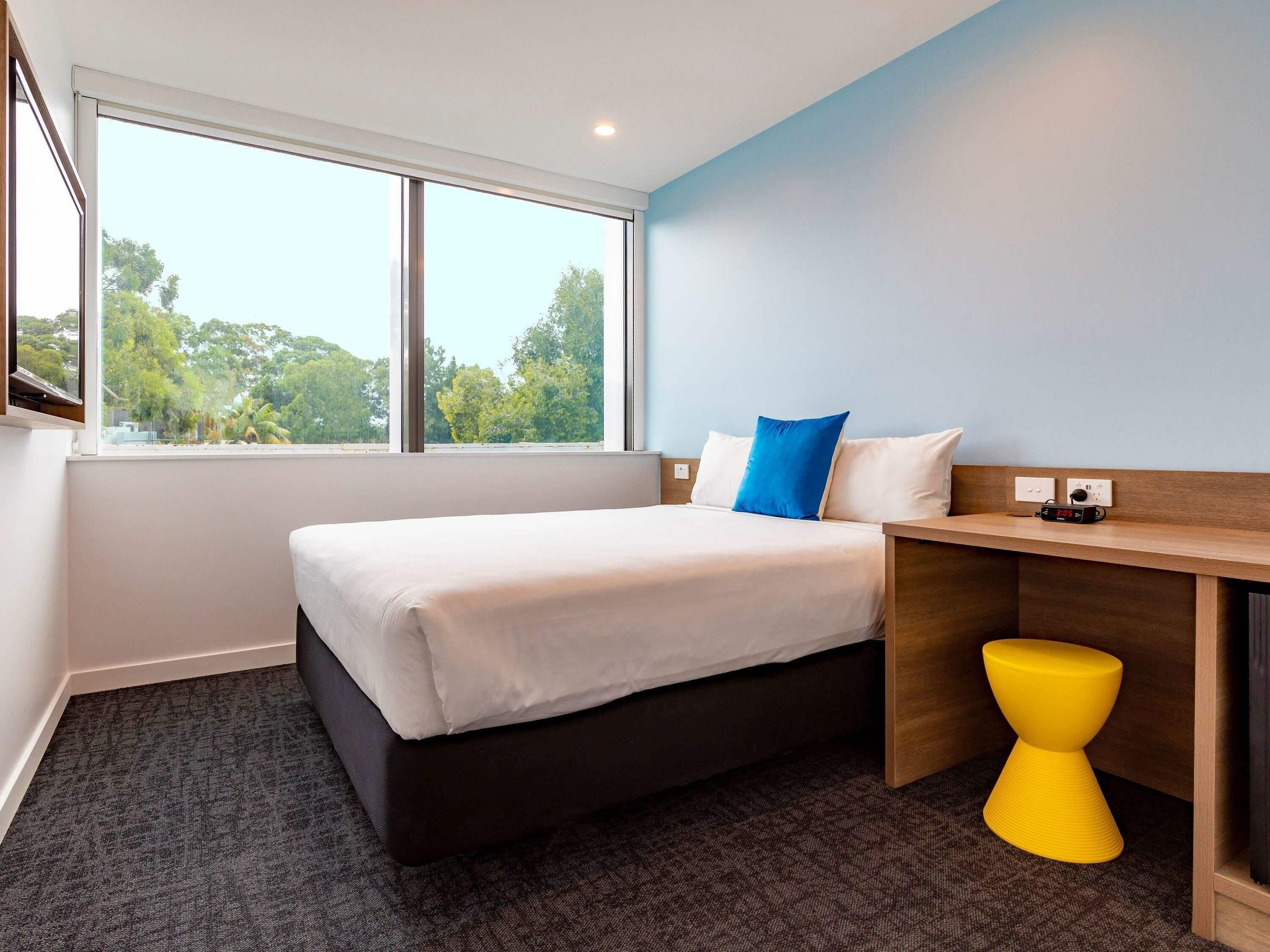 Superior Room, 1 Queen Bed | Blackout drapes, free WiFi, bed sheets