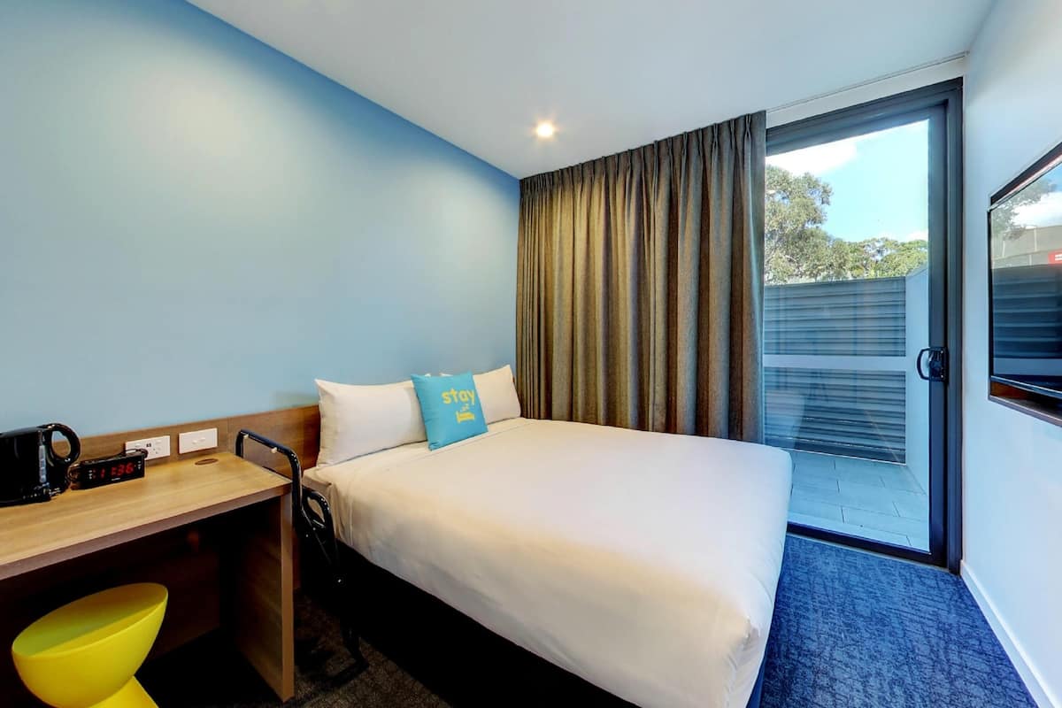 Superior Room, 1 Queen Bed | Blackout drapes, free WiFi, bed sheets