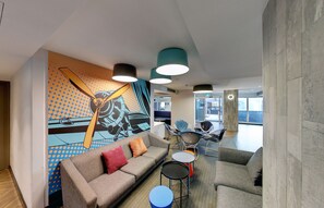 Lobby sitting area - ibis budget Sydney Airport (Mascot)