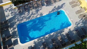 Outdoor pool, pool loungers