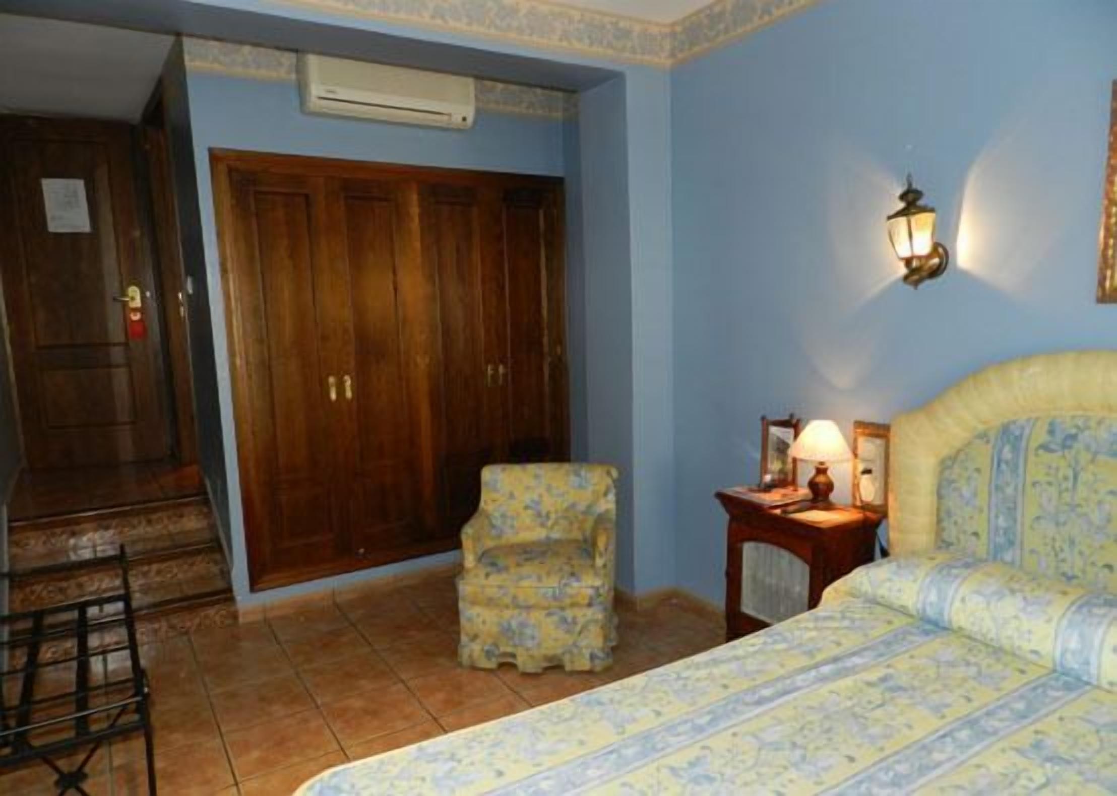 Photo - Hotel Don Javier