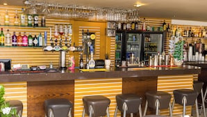 Breakfast, lunch, dinner and brunch served - Alecos Hotel Apartments (Paphos)