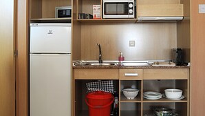 Double or Twin Room | Private kitchen | Full-size fridge - Apartamentos Turísticos Mediterráneo (Cartagena)
