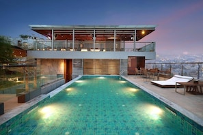 2 piscinas externas