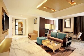 42-inch LED TV with cable channels, TV - Four Points By Sheraton Dhaka, Gulshan (Dhaka)