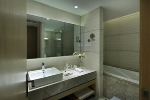 Suite One King Bed - Golden Tulip K-Land Suzhou Residence (Suzhou)