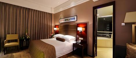 Minibar, in-room safe, alarm clocks