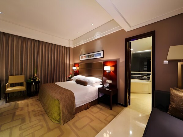 Minibar, in-room safe, alarm clocks