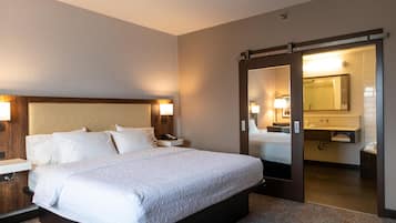 Coffres-forts dans les chambres, fer et planche Ă repasser