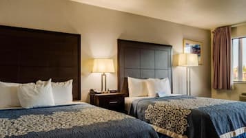 デスク、アイロン / アイロン台、WiFi (無料)