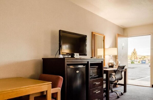 Desk, iron/ironing board, free WiFi