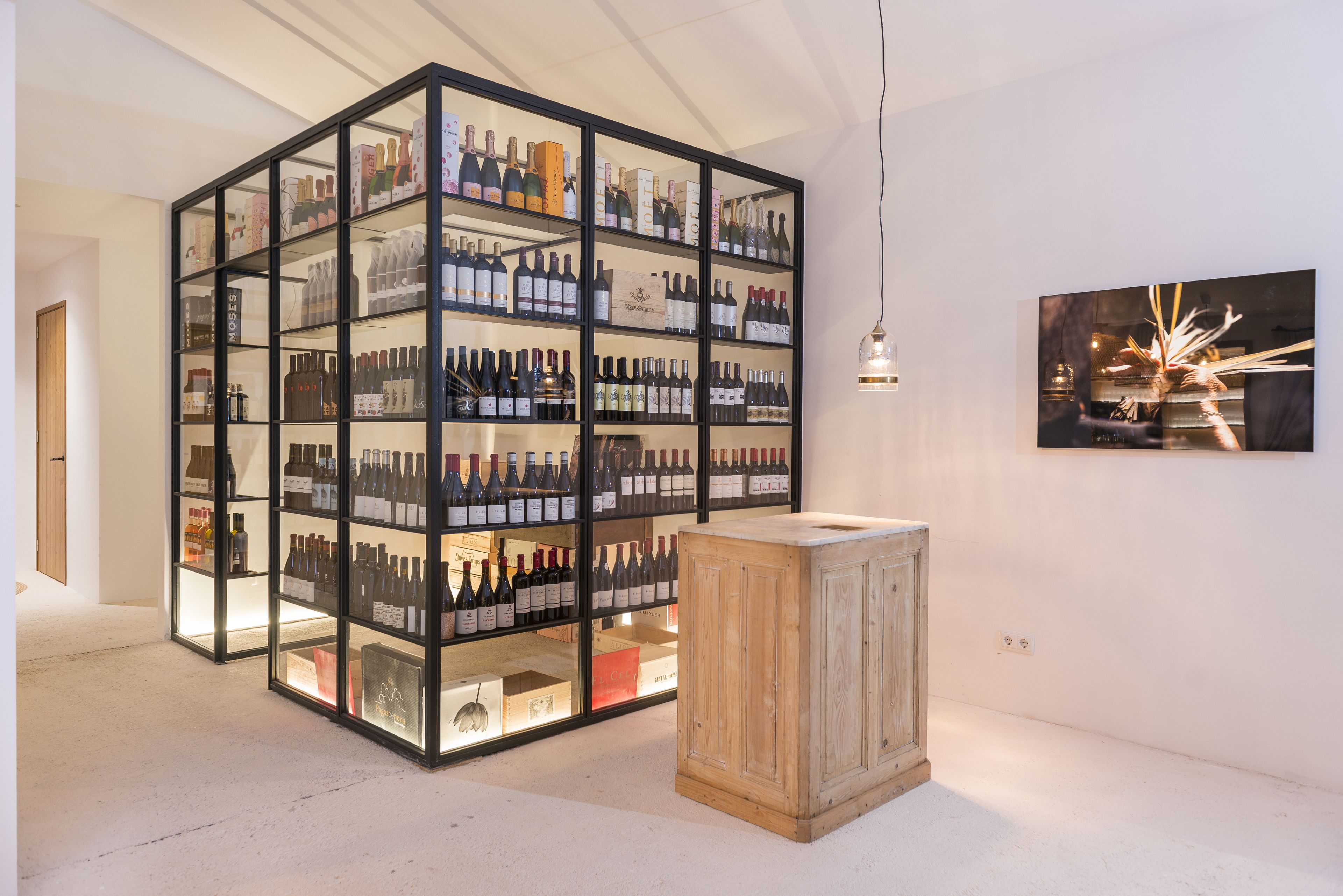 breakfast, lunch, dinner served; local cuisine, garden views