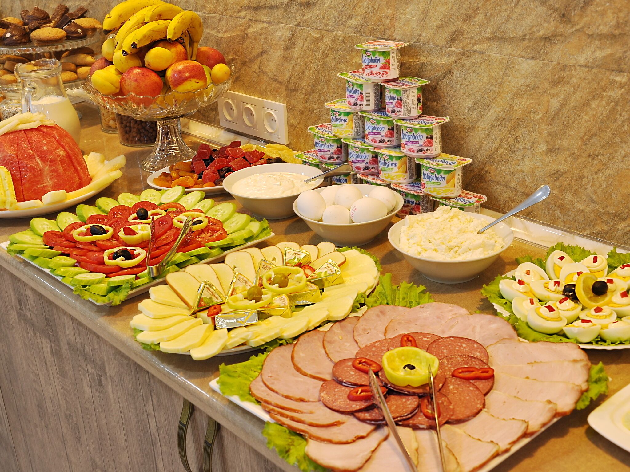 daily buffet breakfast (eur 16 per person)
