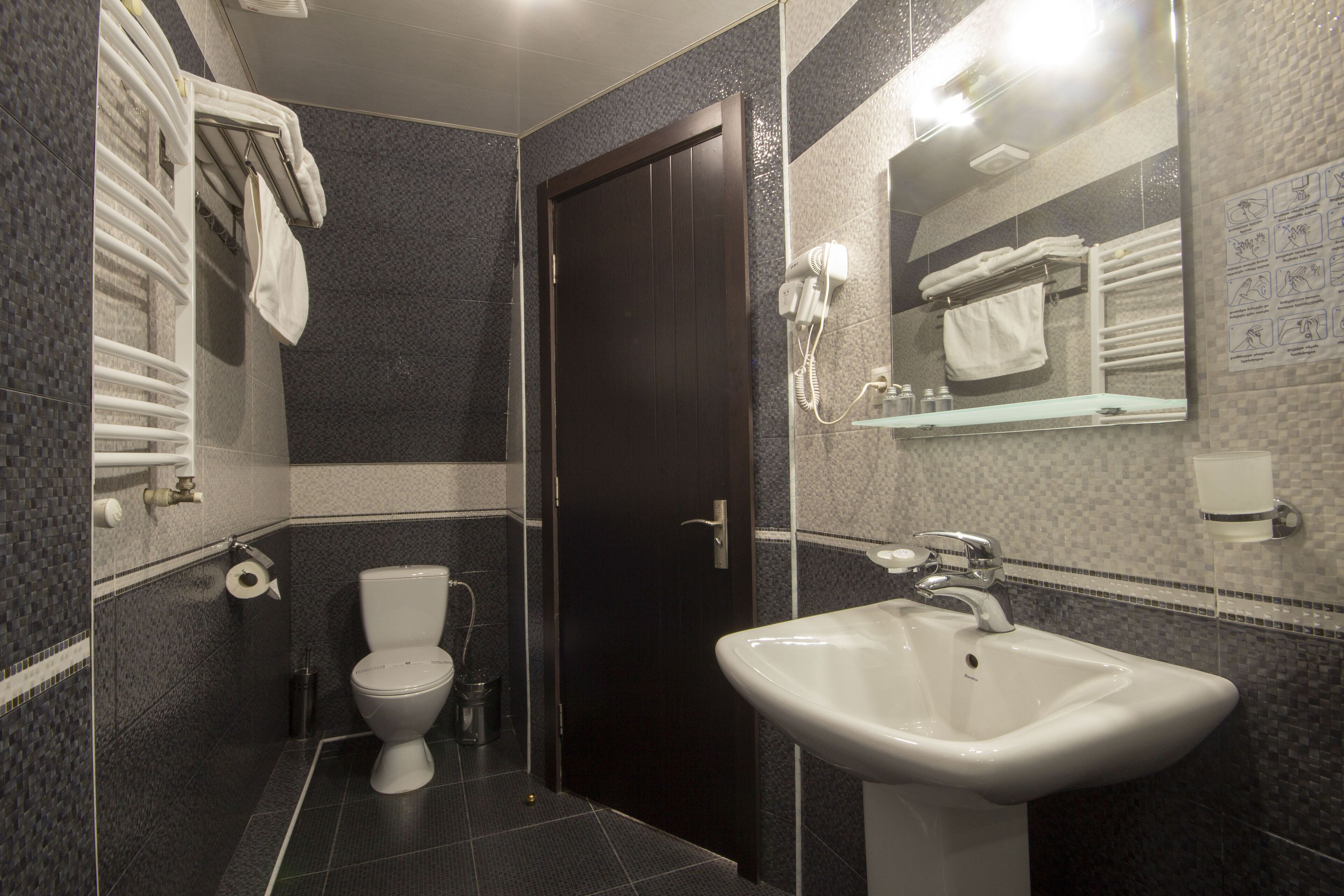 deluxe double room, balcony | bathroom | deep-soaking bathtub, free toiletries, hair dryer, bathrobes