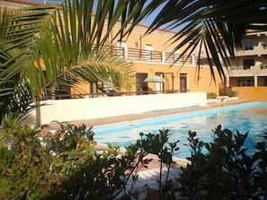 Piscine extérieure (ouverte en saison)