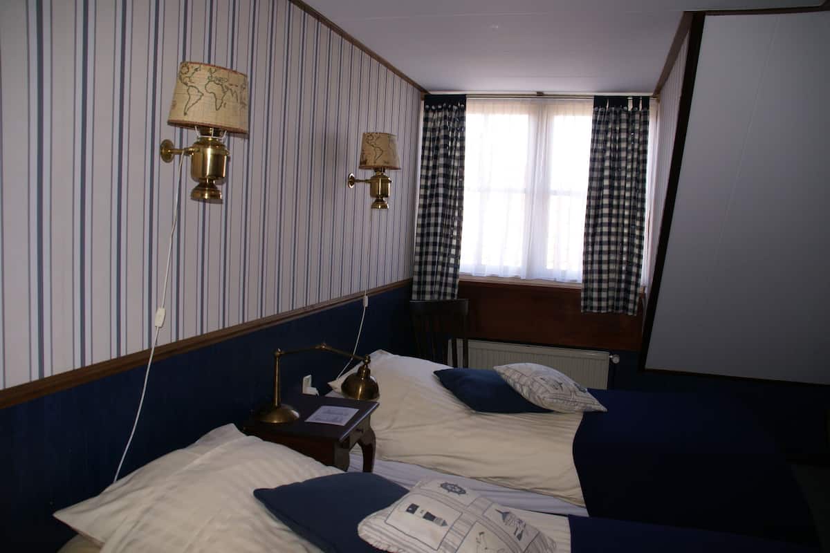 cots/infant beds, free wifi, bed sheets