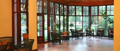 Sala de estar en el lobby
