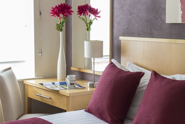 Huoneisto, 2 makuuhuonetta | Tallelokero huoneessa, työpöytä, äänieristys, silitysrauta/-lauta