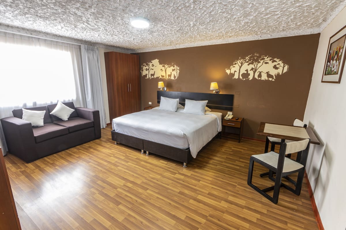 Classic Studio Suite | 1 bedroom, in-room safe, desk, laptop workspace