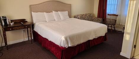 Chambre Standard, 1 trĂšs grand lit, non-fumeurs | Rideaux occultants, fer et planche Ă repasser, Wi-Fi gratuit