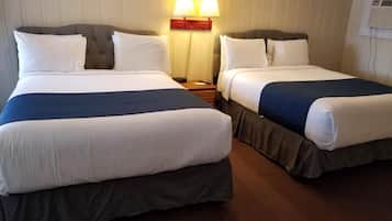 Màn/rèm cản sáng, bàn ủi/dụng cụ ủi quần áo