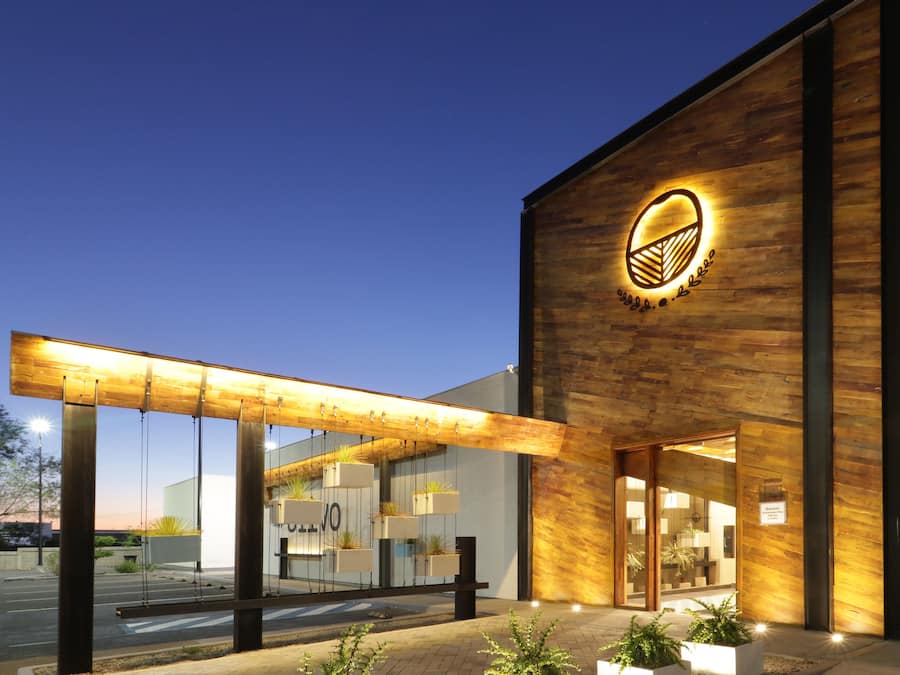 Café da manhã, almoço e jantar; culinária fusion