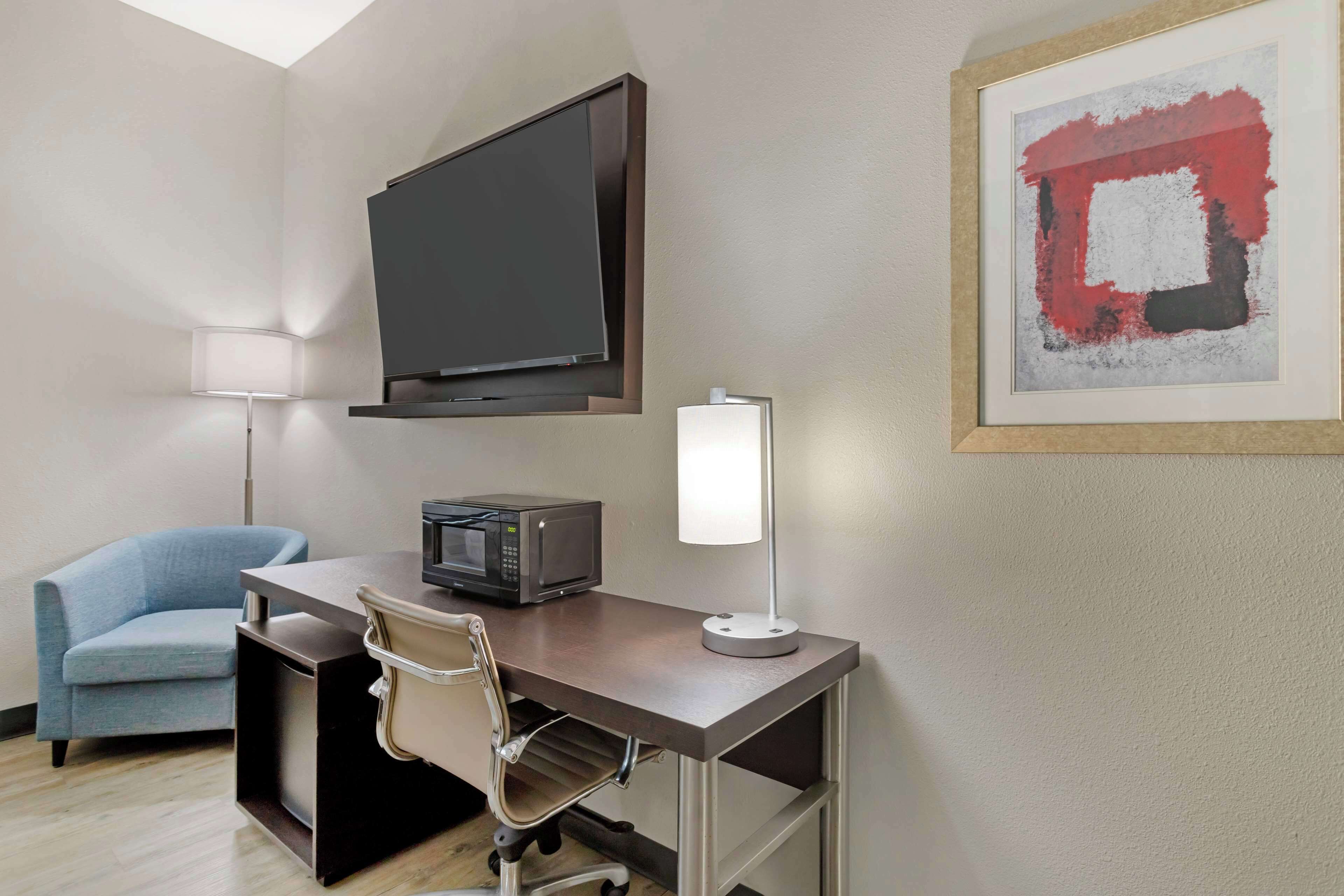 standard room, 2 double beds, non smoking, refrigerator & microwave | pillow-top beds, in-room safe, desk, blackout curtains