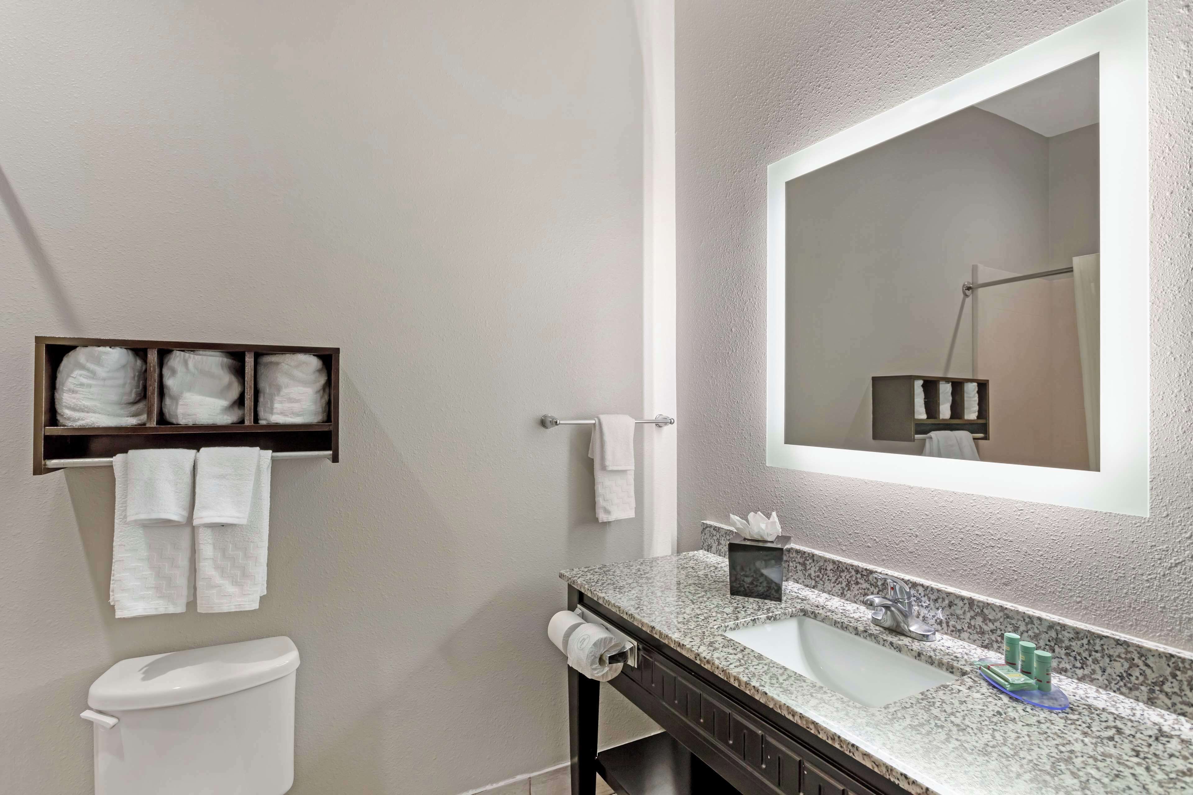 standard room, 2 double beds, non smoking, refrigerator & microwave | bathroom | combined shower/bathtub, free toiletries, hair dryer, towels