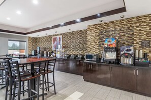 Free daily full breakfast  - Best Western Casino Inn (Vinton)