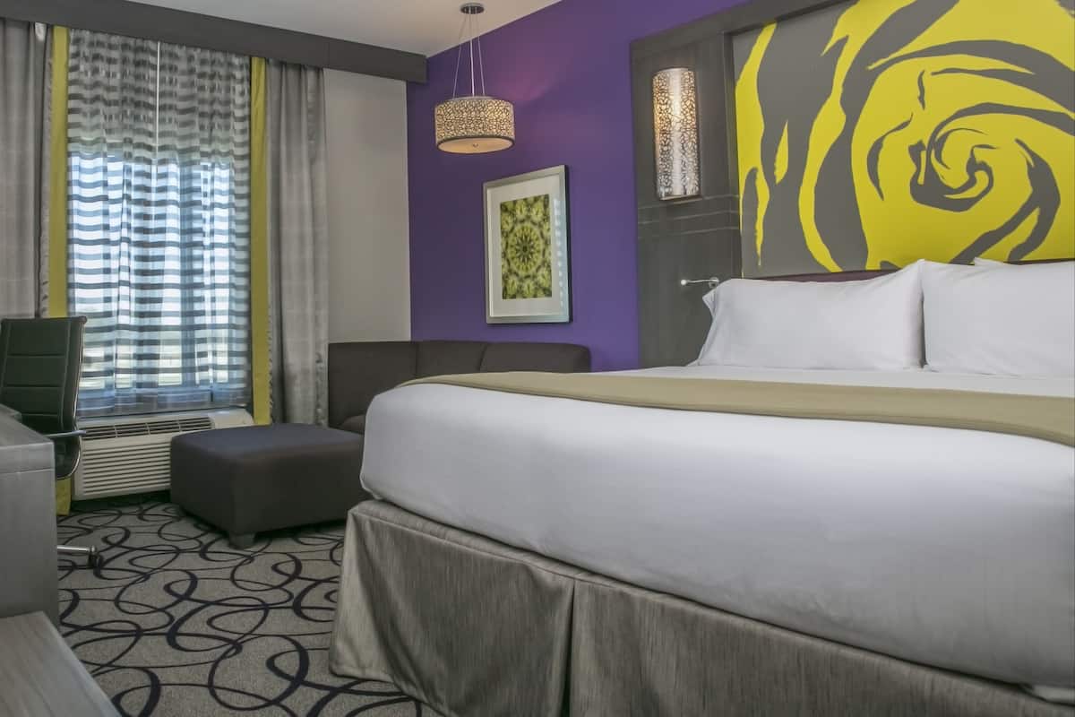 1 bedroom, premium bedding, in-room safe, desk