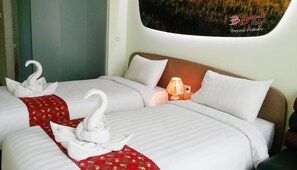 Deluxe Twin Room | Desk, free WiFi - Business Hotel Tomang (Jakarta)