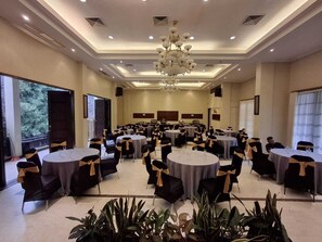 In-room dining - Campago Resort Hotel (Bukittinggi)