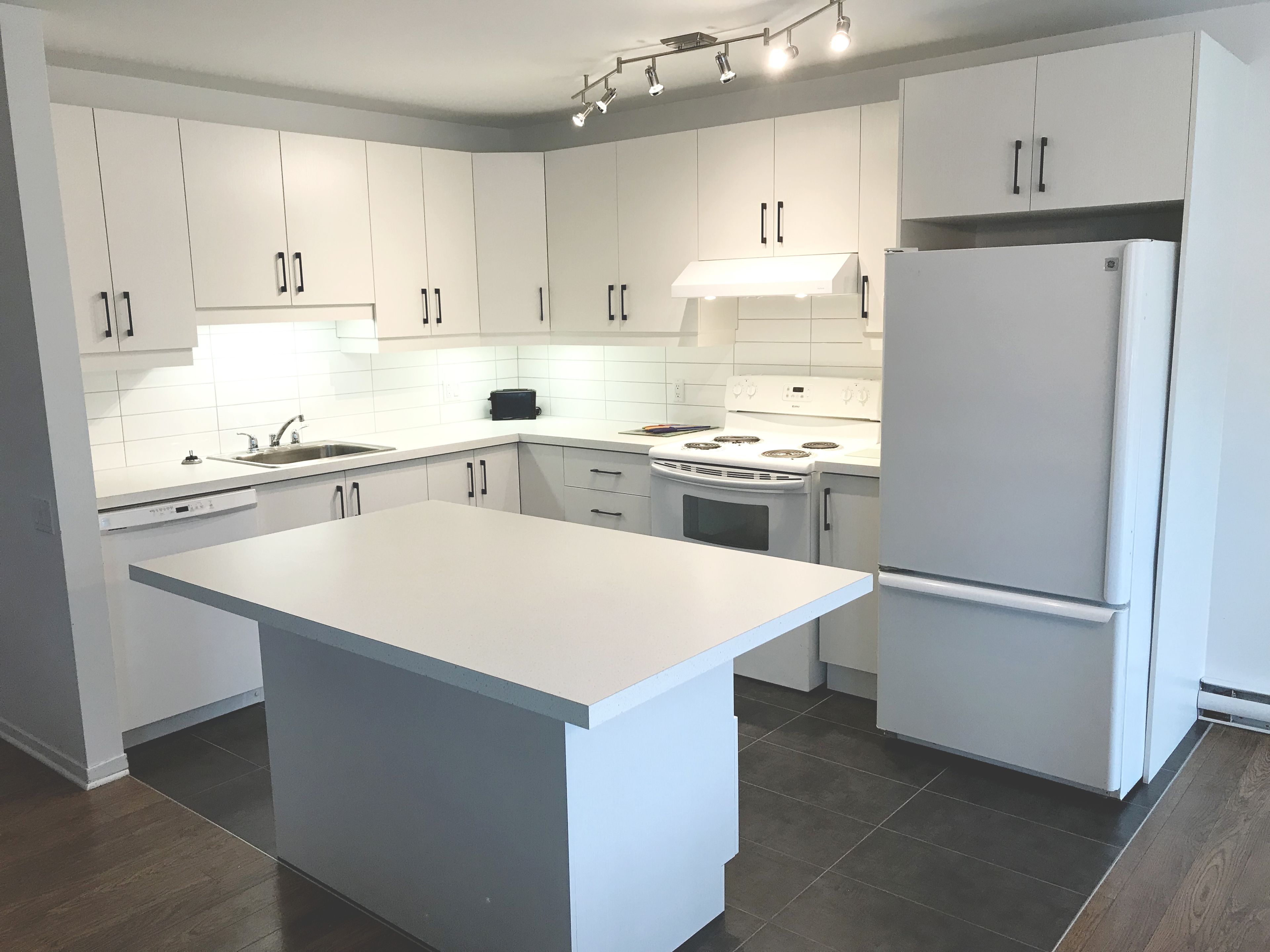 villa plus, 4 bedrooms | private kitchen | microwave, stovetop, coffee/tea maker, electric kettle