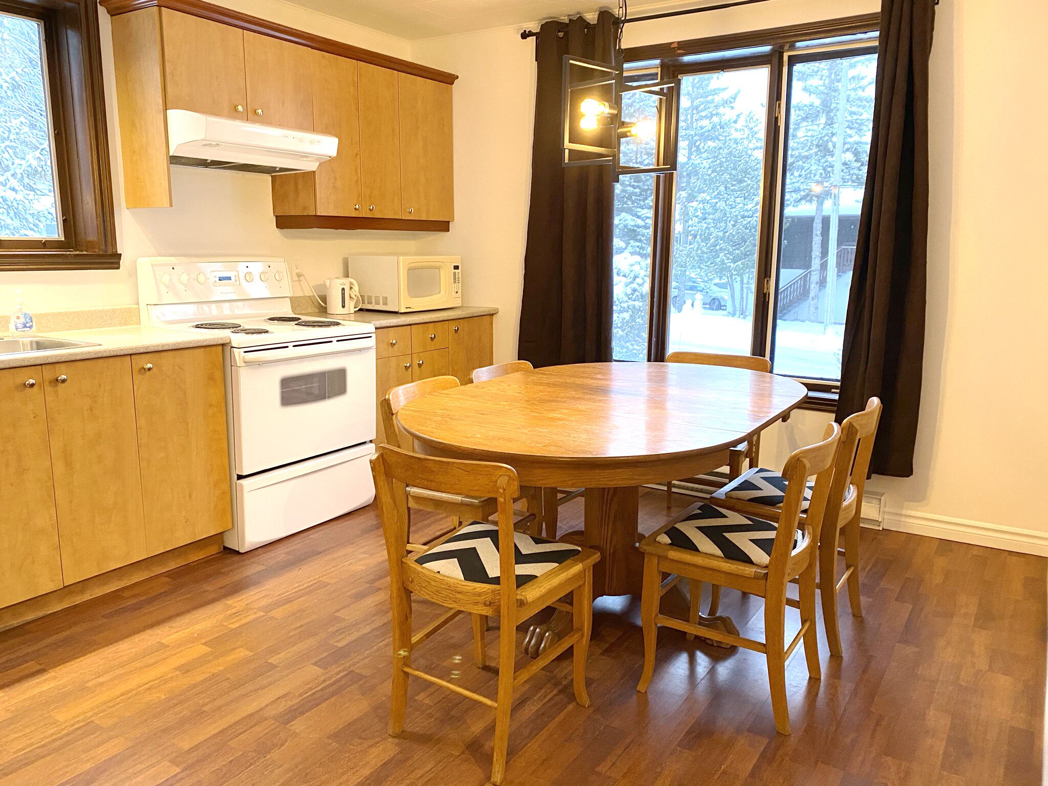 chalet 1765, 6 bedrooms | private kitchen | microwave, stovetop, coffee/tea maker, electric kettle