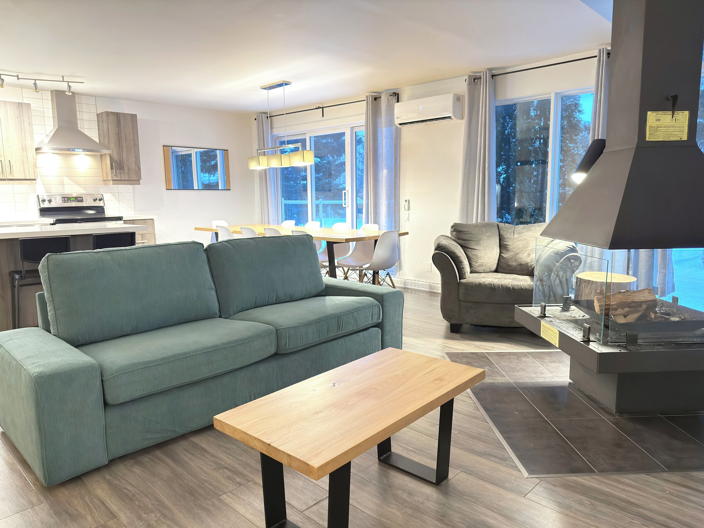 Golf Villas, 5 Bedrooms | Living area | 40-inch flat-screen TV with cable channels
