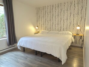 Kondominium, 2 kamar tidur (Ground floor with basement room) | Didekorasi berbeda-beda dan dilengkapi dengan perabotan berbeda-beda