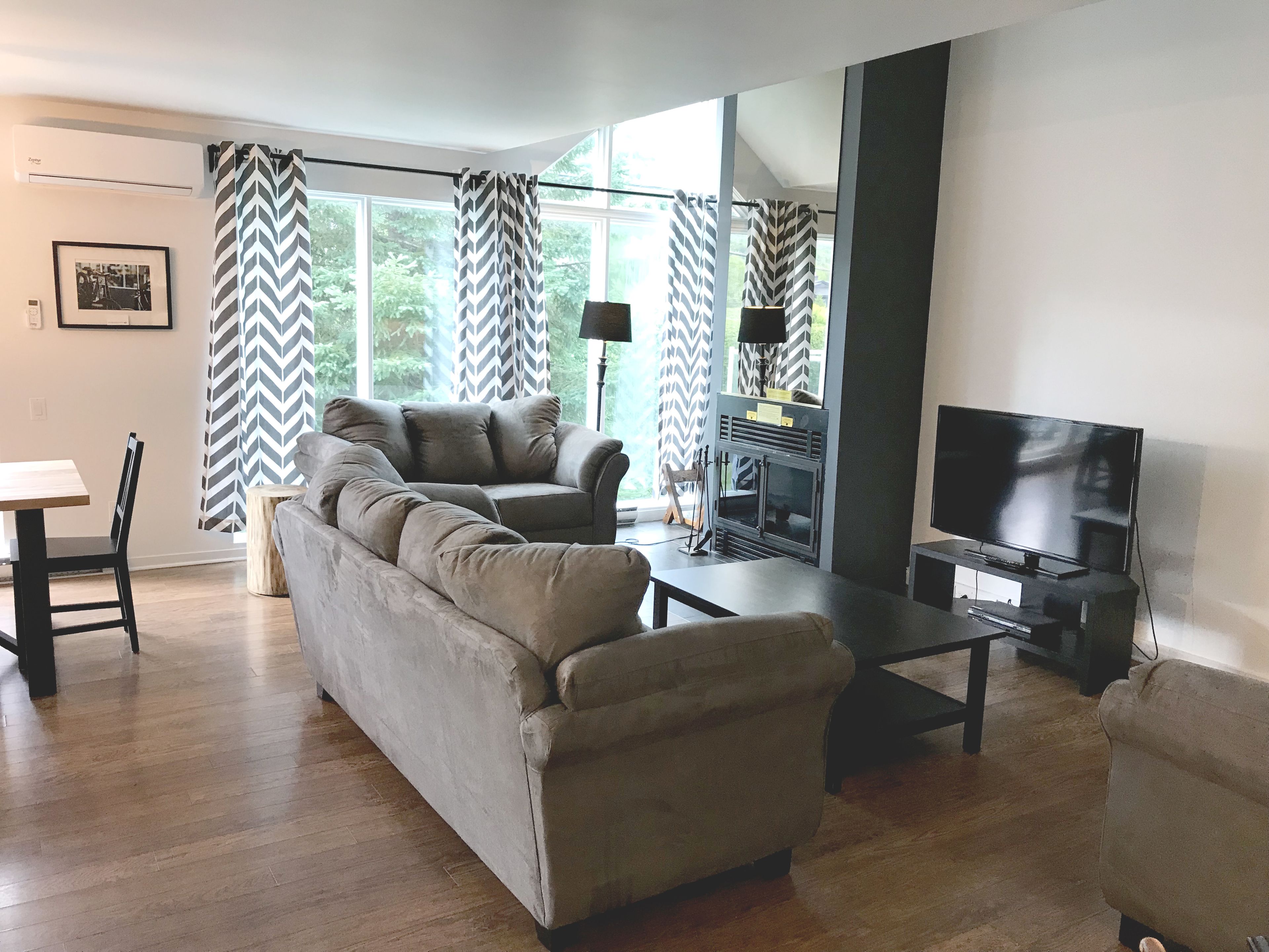 villa plus, 4 bedrooms | living room