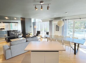 Villa, spabadekar (5-Bedroom w/spa) | Oppholdsområde