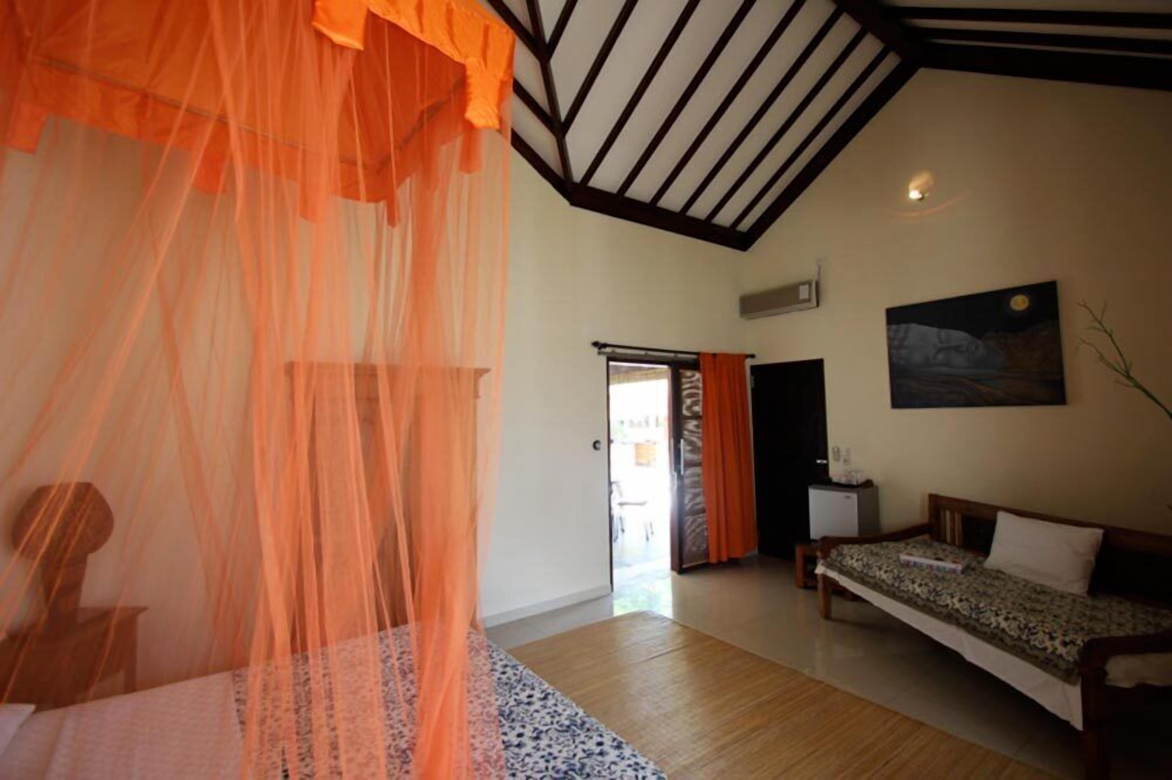 minibar, in-room safe, desk, free wifi