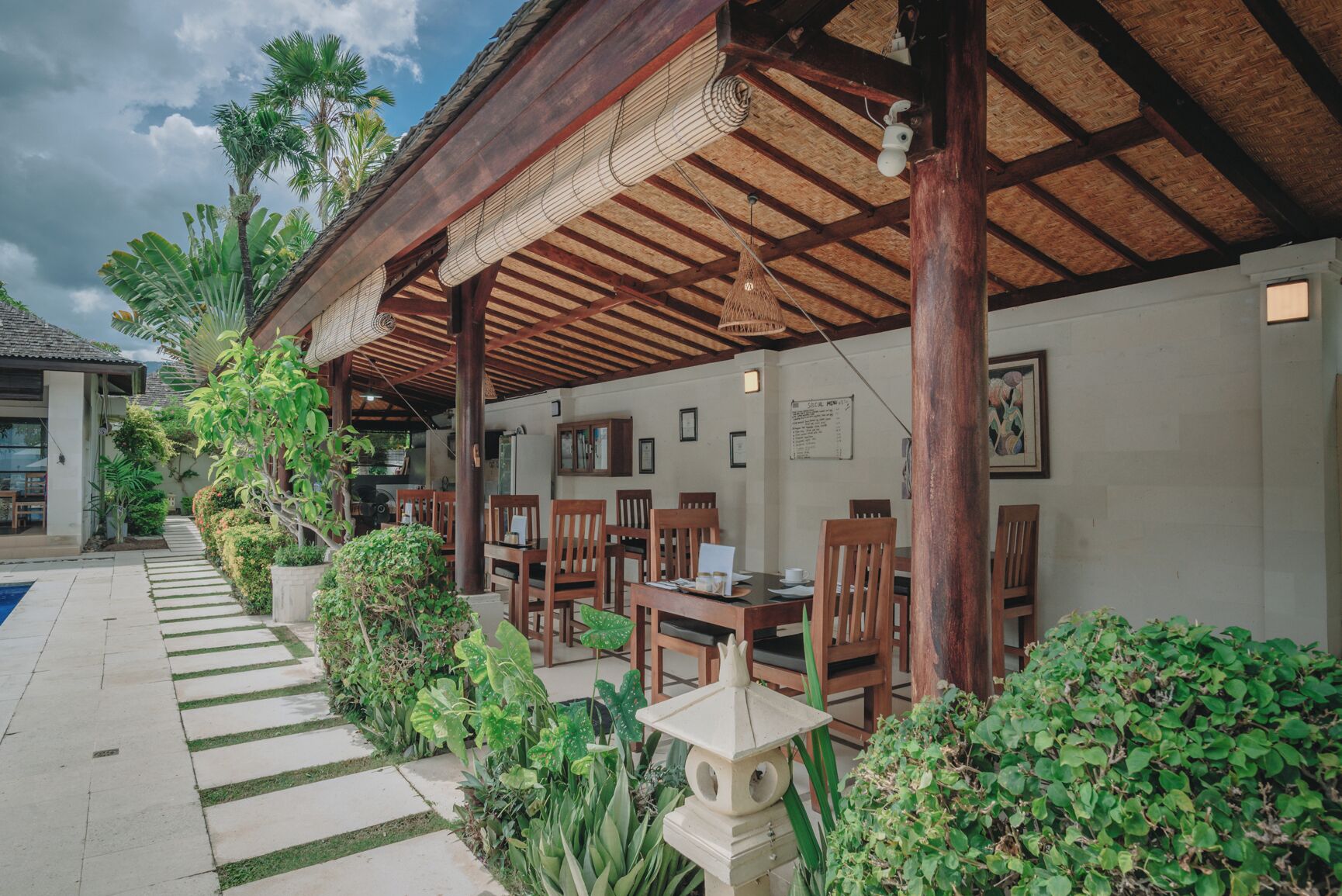 Photo - Frangipani Beach Hotel