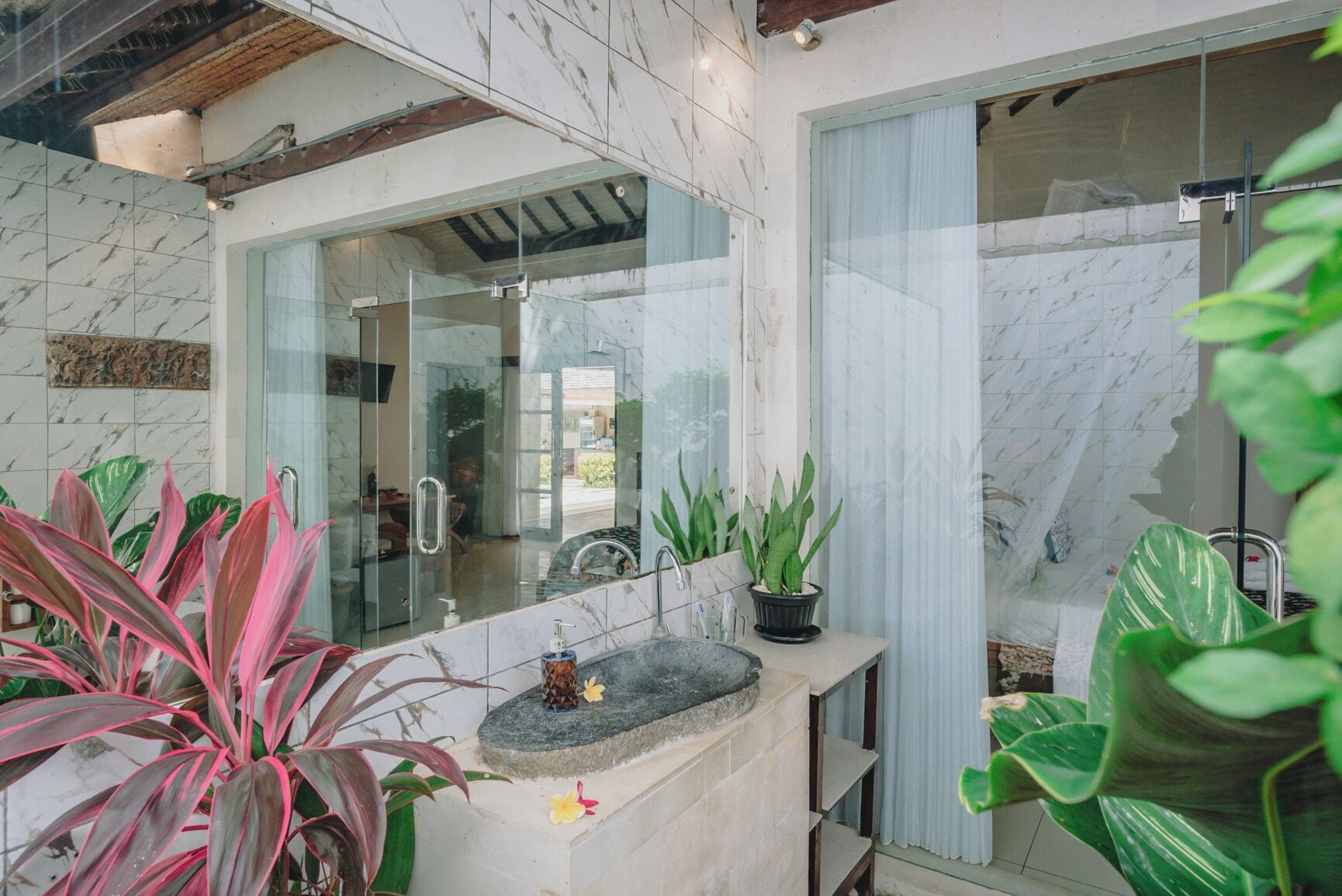 Photo - Frangipani Beach Hotel