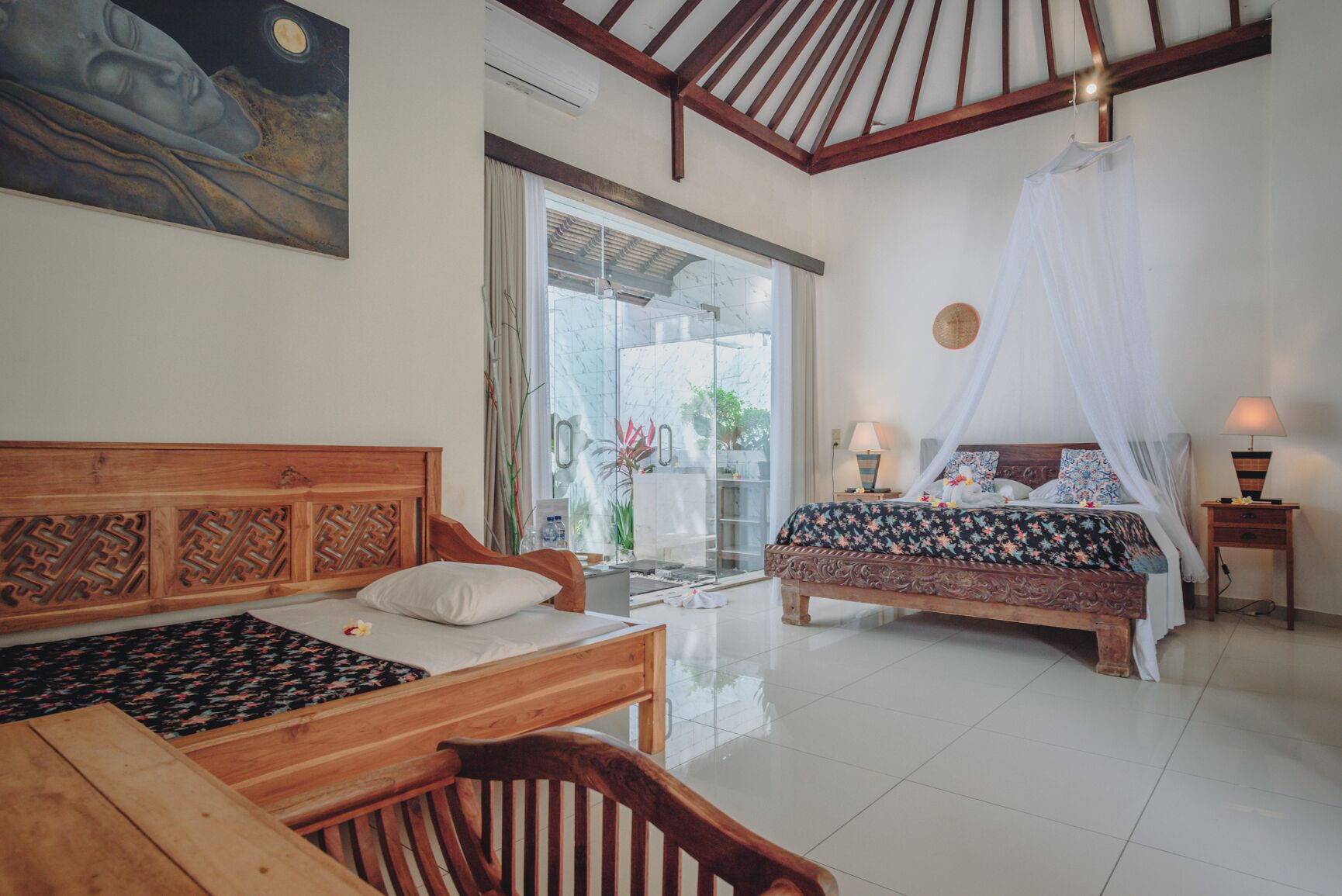 Minibar, caja de seguridad en la habitación, escritorio y wifi gratis 