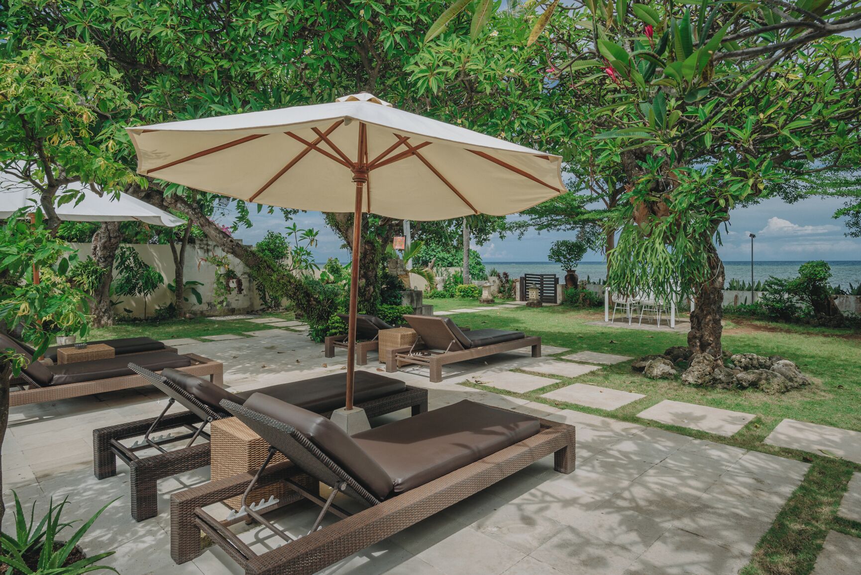 Photo - Frangipani Beach Hotel