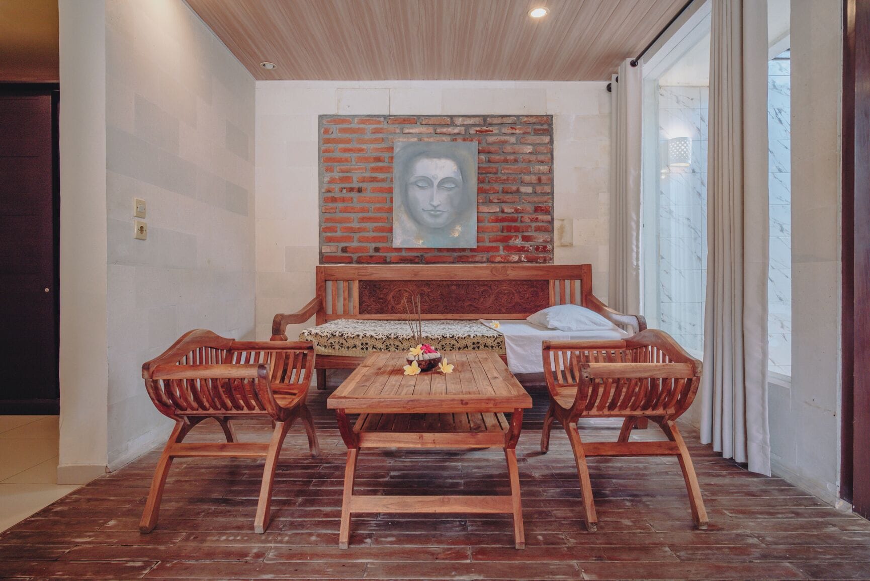 Photo - Frangipani Beach Hotel